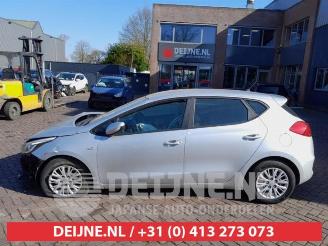 Kia Cee d Cee'd (JDB5), Hatchback 5-drs, 2012 / 2018 1.4i 16V picture 4