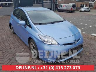 uszkodzony samochody osobowe Toyota Prius Prius (ZVW3), Hatchback, 2009 / 2016 1.8 16V Plug-in 2013/1