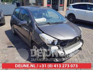 Schadeauto Toyota Yaris Yaris III (P13), Hatchback, 2010 / 2020 1.0 12V VVT-i 2013/7
