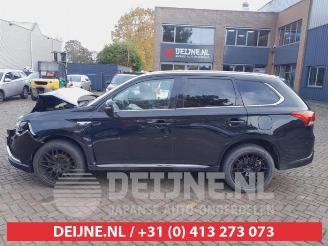 Mitsubishi Outlander Outlander (GF/GG), SUV, 2012 / 2022 2.0 16V PHEV 4x4 picture 4