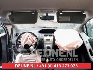 Toyota Yaris Yaris II (P9), Hatchback, 2005 / 2014 1.3 16V VVT-i picture 16