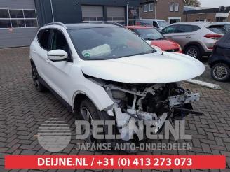 Vrakbiler auto Nissan Qashqai Qashqai (J11), SUV, 2013 1.2 DIG-T 16V 2015/4