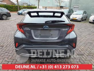 Toyota C-HR C-HR (X1,X5), SUV, 2016 2.0 16V Hybrid picture 6