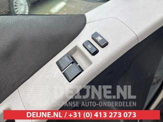 Toyota Yaris Yaris II (P9), Hatchback, 2005 / 2014 1.3 16V VVT-i picture 14