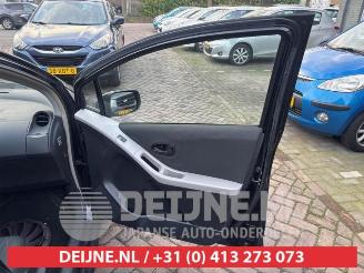 Toyota Yaris Yaris II (P9), Hatchback, 2005 / 2014 1.0 12V VVT-i picture 20