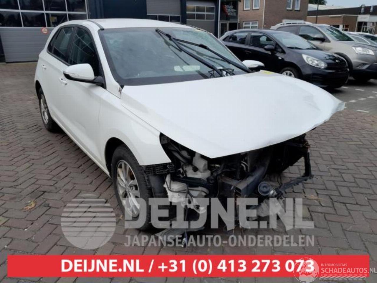 Hyundai I-30 i30 (PDEB5/PDEBB/PDEBD/PDEBE), Hatchback, 2016 1.6 CRDi 16V VGT