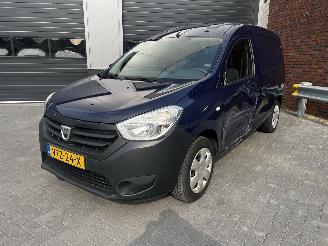 krockskadad bil auto Dacia Dokker 1.6i 2014/3