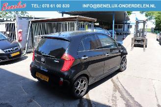 Kia Picanto 1.0 CVVT World Cup Edition picture 3