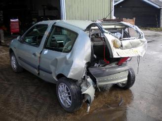 Renault Clio 1.4 16v expression picture 4