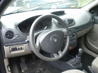 Renault Clio 1.2 16V Expression picture 5