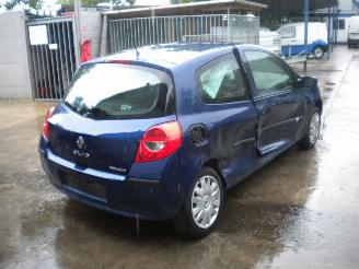 Renault Clio 1.2 16V Expression picture 3