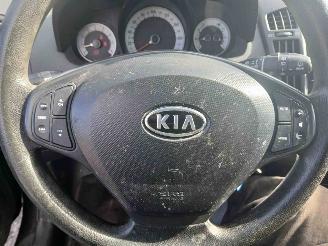 Kia Cee d Cee\'d Sporty Wagon (EDF) Combi 1.6 CVVT 16V (G4FC) [93kW] picture 8