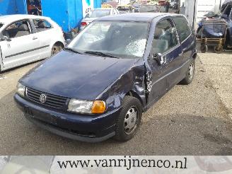 Volkswagen Polo (6n1) hatchback 1.6i 75 (aea)  (10-1994/07-1995) picture 1