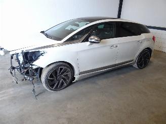 Salvage car Citroën DS5 2.0 HDI 2015/5