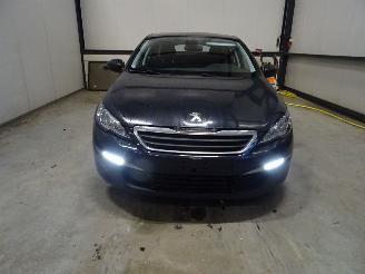 Salvage car Peugeot 308 1.6 HDI 2015/1