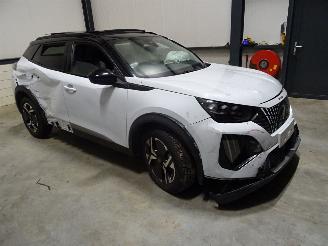 Démontage voiture Peugeot 2008 1.2 THP AUTOMAAT 2024/1