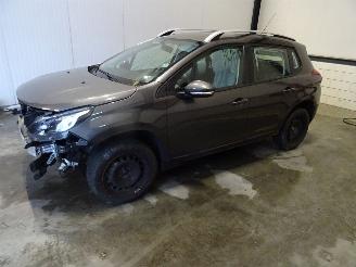 Salvage car Peugeot 2008 1.2 THP 2017/11