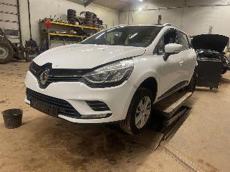 Uttjänta bilar auto Renault Clio 0.9 TCe Zen 2017/1