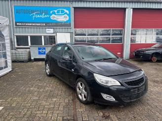 Salvage car Opel Astra  2011/4