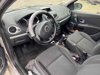 Renault Clio Clio III (BR/CR), Hatchback, 2005 / 2014 1.5 dCi 70 picture 4