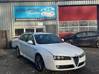 Coche siniestrado Alfa Romeo 159 159 Sportwagon (939BX), Combi, 2005 / 2012 1.8 TBi 16V 2009