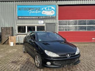 Voiture accidenté Peugeot 206 206 CC (2D), Cabrio, 2000 / 2007 1.6 HDI 16V FAP 2002