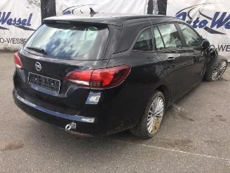 Opel Astra 1.0 Turbo Sports Tourer Edition picture 3