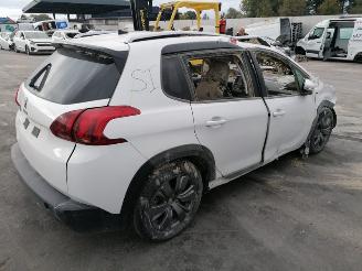 Peugeot 2008 1.2 Turbo picture 4