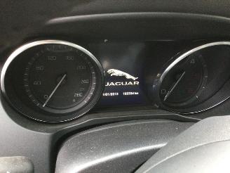 Jaguar XE 2.0 picture 14