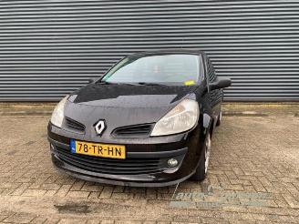 rozbiórka samochody osobowe Renault Clio Clio III (BR/CR), Hatchback, 2005 / 2014 1.4 16V 2007/1