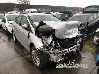 Coche siniestrado Ford Focus Focus 3, Hatchback, 2010 / 2020 1.6 Ti-VCT 16V 105 2011/6
