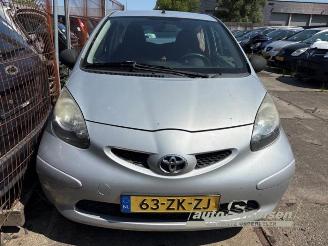 Toyota Aygo Aygo (B10), Hatchback, 2005 / 2014 1.0 12V VVT-i picture 2