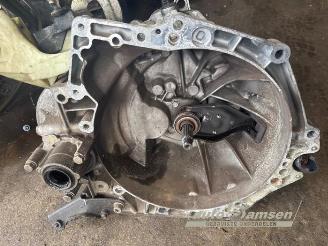 Peugeot 2008 2008 (CU), MPV, 2013 / 2019 1.2 12V e-THP PureTech 110 picture 10