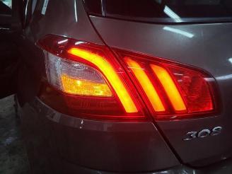 Peugeot 308 308 (L3/L8/LB/LH/LP), Hatchback 5-drs, 2013 / 2021 1.6 BlueHDi 120 picture 16