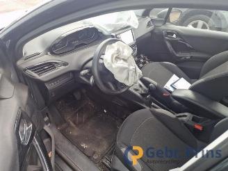 Peugeot 208 208 I (CA/CC/CK/CL), Hatchback, 2012 / 2019 1.6 Blue HDi 100 picture 5