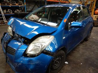 Toyota Yaris 1.2 16V picture 1