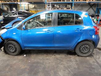Toyota Yaris 1.2 16V picture 2
