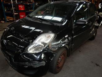 Toyota Yaris 1.0 12 V picture 1