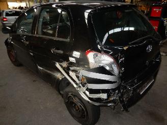 Toyota Yaris 1.0 12 V picture 2