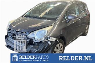 Toyota Verso S Verso S, MPV, 2010 / 2016 1.33 16V Dual VVT-I picture 2