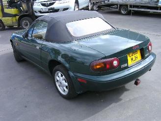 Mazda MX-5 1.6 16v automaat picture 2