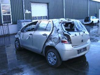 Toyota Yaris 1.0 16v picture 2