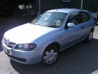 Nissan Almera 1.8 16v automaat picture 1