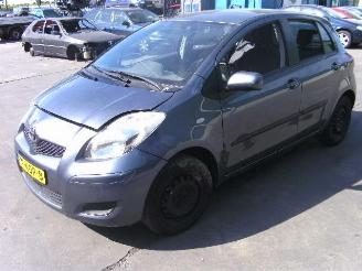 Toyota Yaris 1.3 16v automaat picture 1