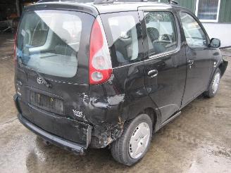 Toyota Yaris-verso 1.3 16v picture 3