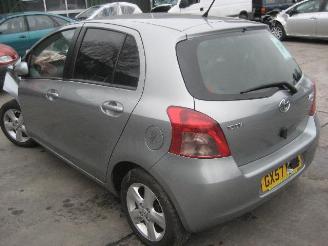 Toyota Yaris 1.3 16v picture 2
