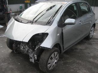 Toyota Yaris 1.3 16v automaat picture 1