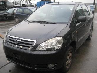 Toyota Avensis-verso  picture 1