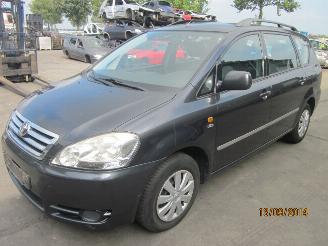 Toyota Avensis-verso 2.0 D4-D picture 1
