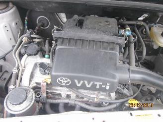 Toyota Yaris 1.0 16V picture 10